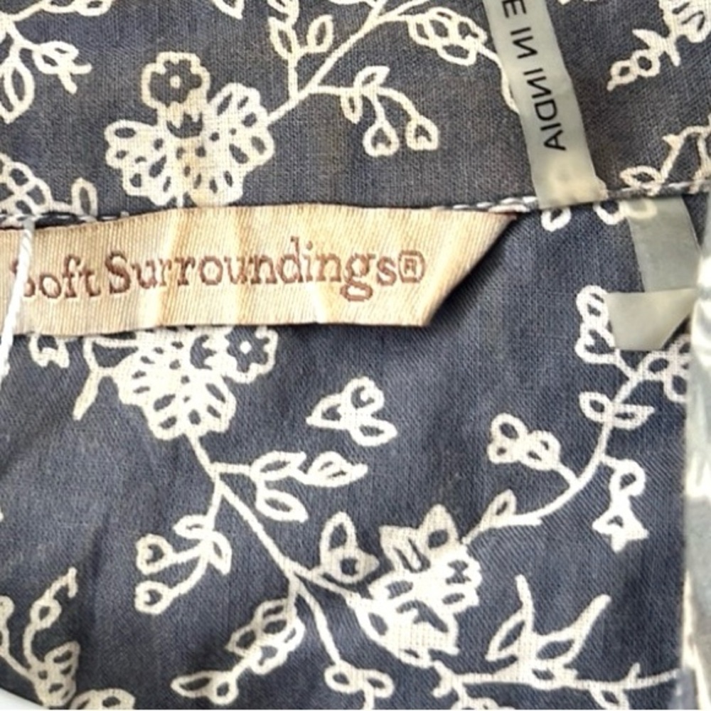 Soft Surroundings Floral Scattered Roses Floral Button Down Shirt Size S, cotton - Picture 4 of 12